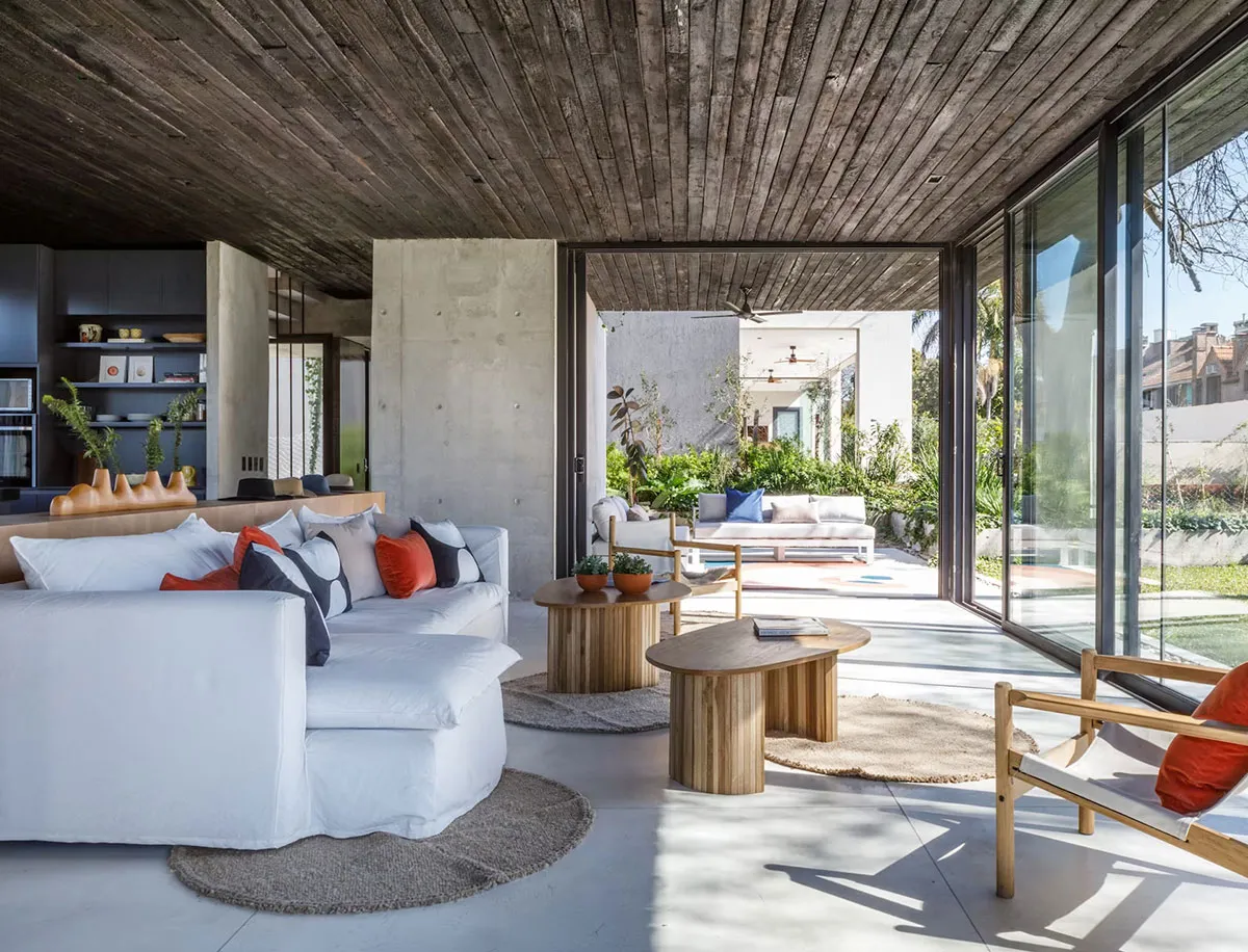 Modern Villa Made of Wood and Concrete in Argentina