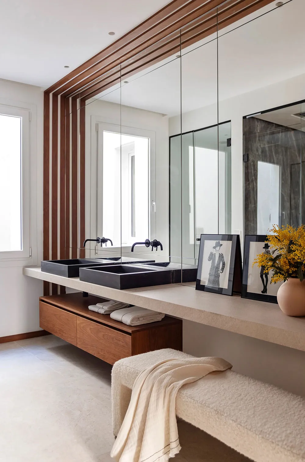 Elegant Contemporary Design with Stylish Decor in Madrid - Gallery image 13