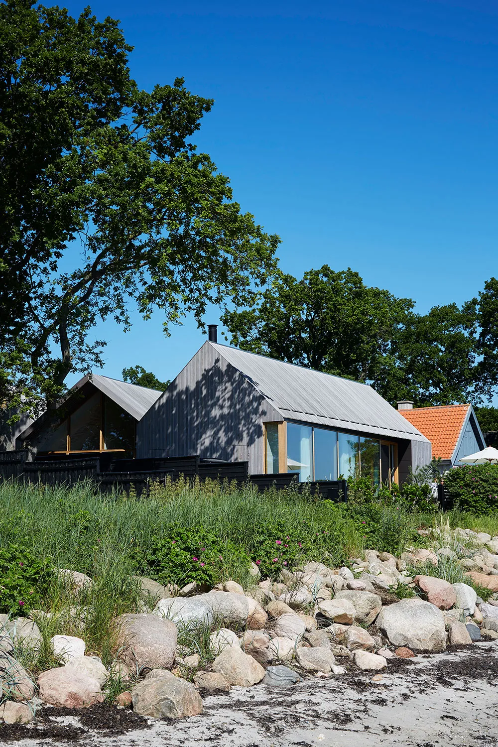 Modern cottage on the coast in Denmark - Gallery image 1