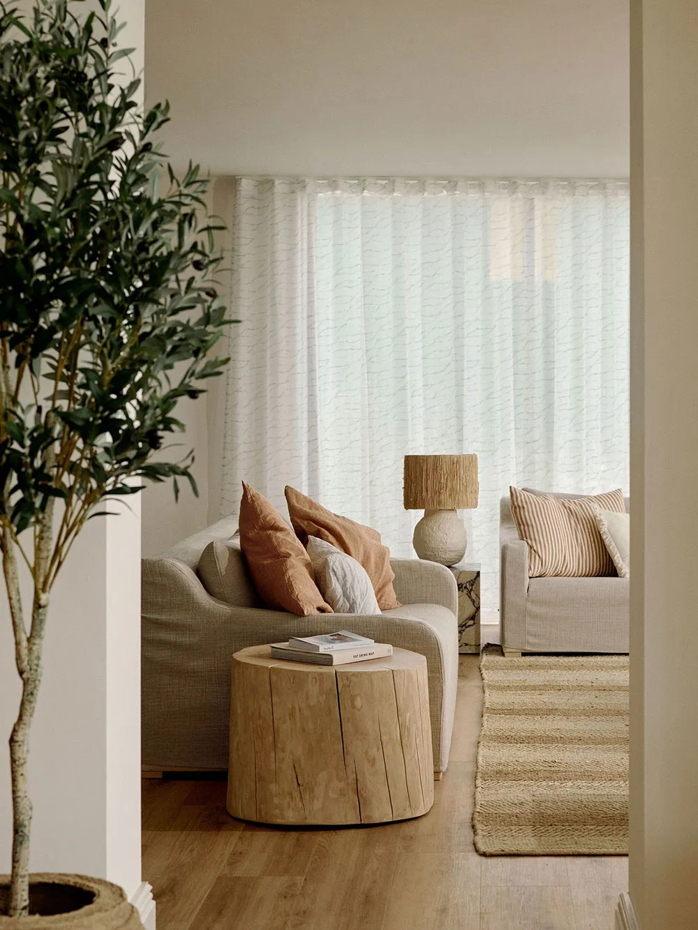 Beautiful Coastal Home Interiors in England - Gallery image 3