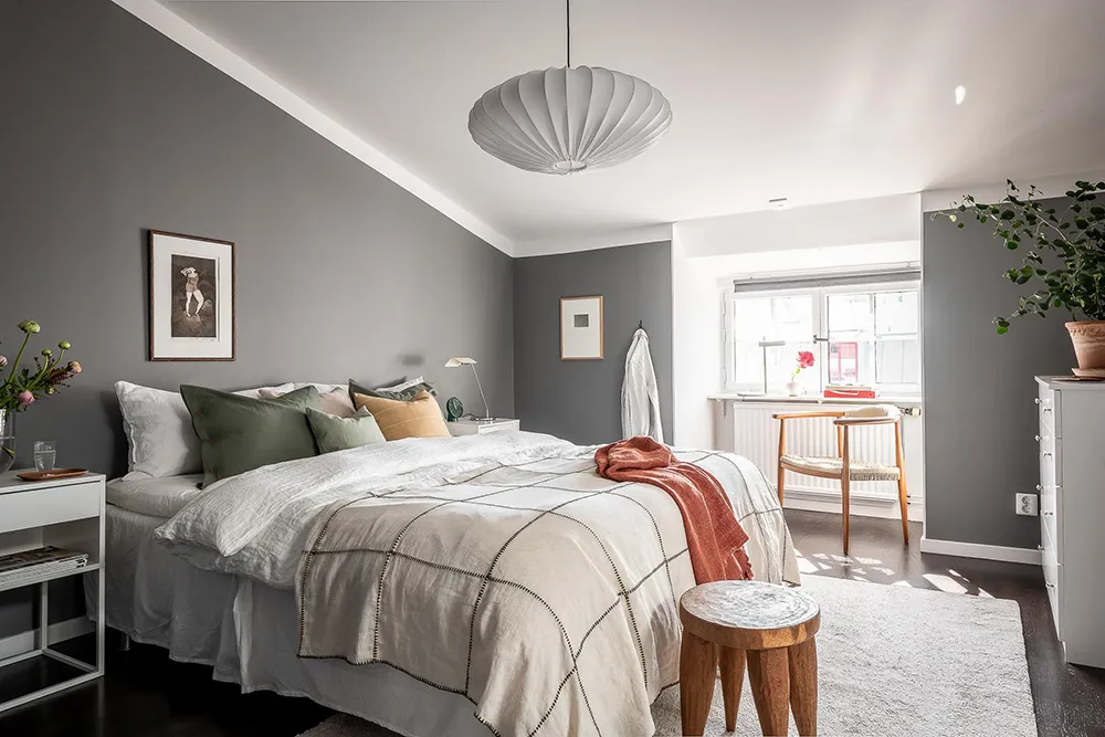 Olive Sofa and Gray Walls: Light Loft in Goteborg (62 sqm) - Gallery image 15