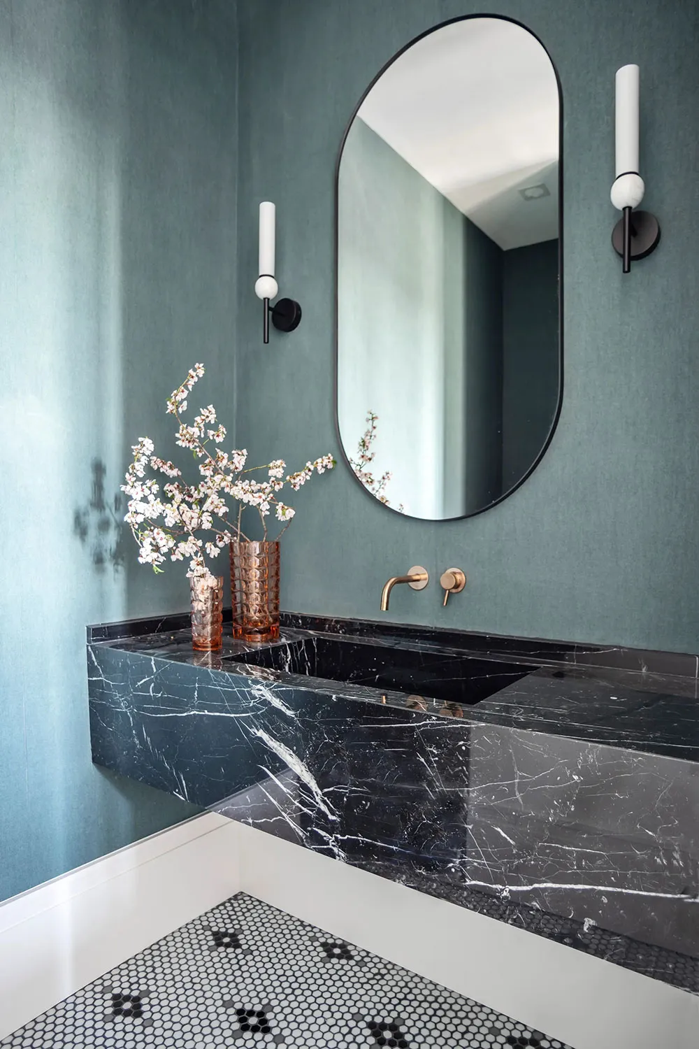 Elegant Contemporary Design with Stylish Decor in Madrid - Gallery image 14