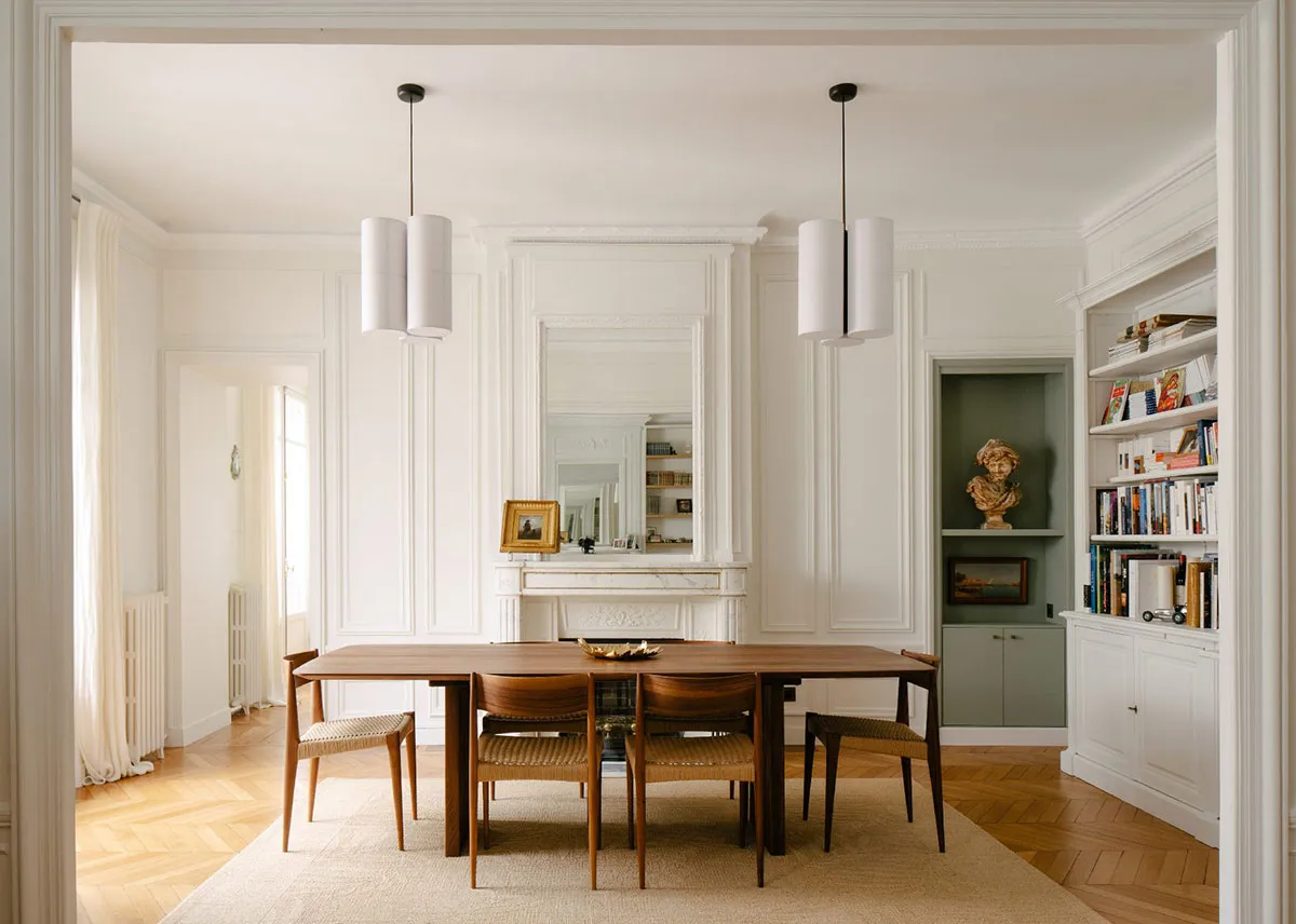 Elegant Lines and Aesthetic Details: Apartment in Paris
