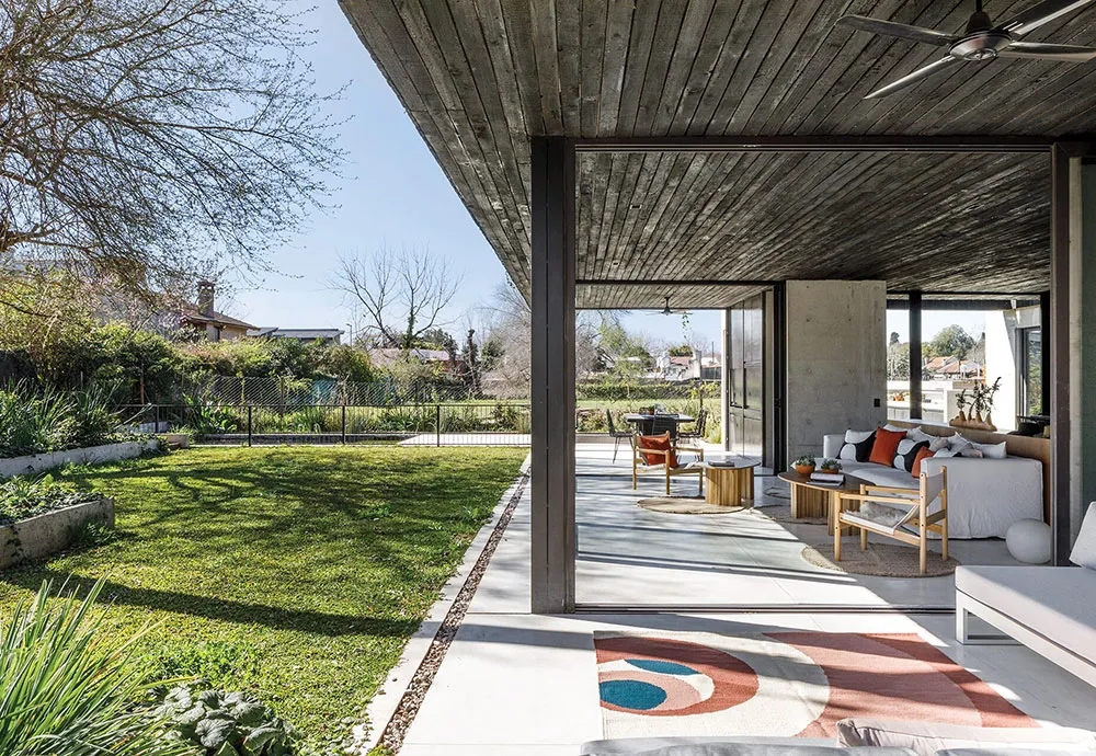Modern Villa Made of Wood and Concrete in Argentina - Gallery image 4
