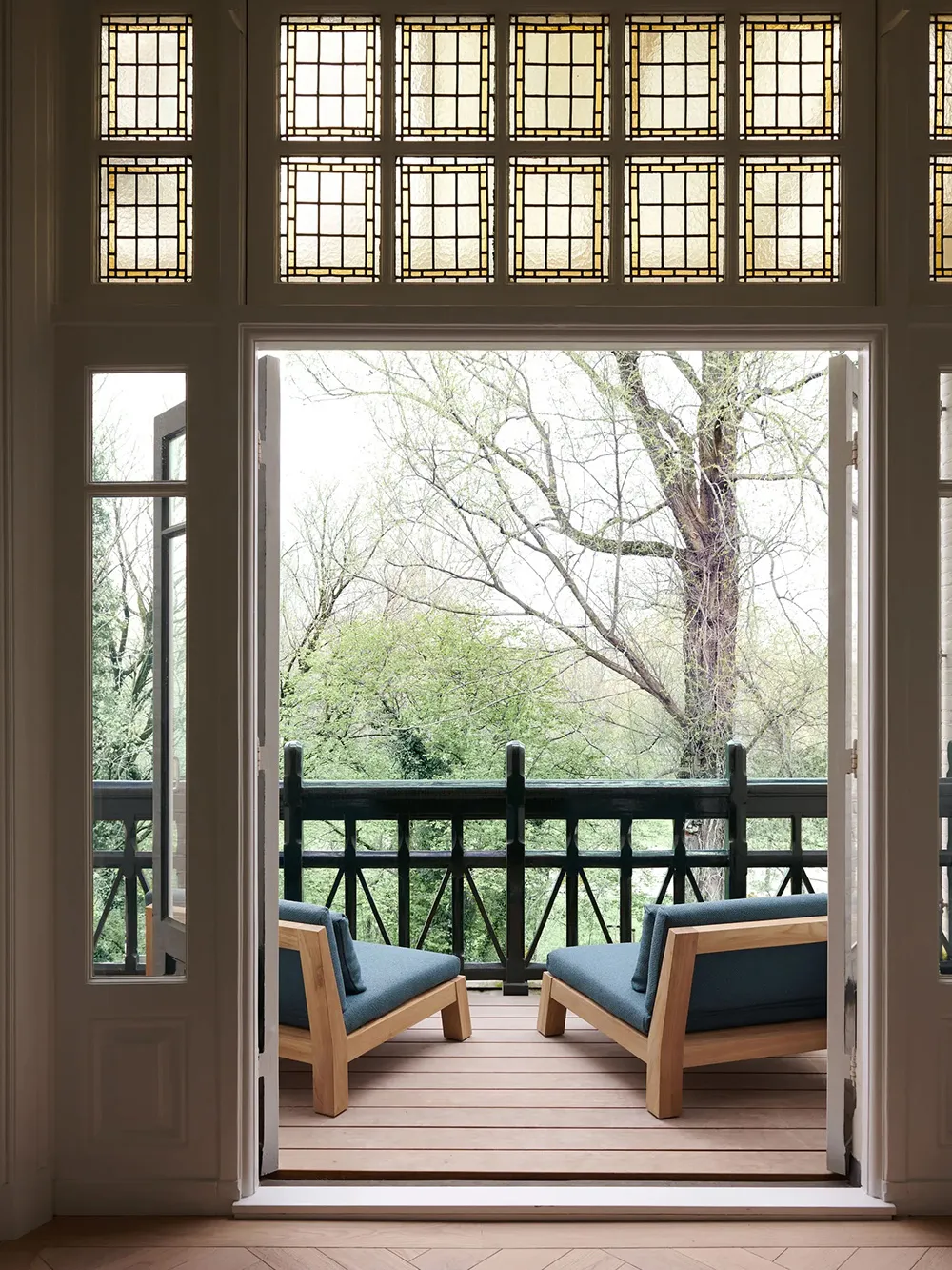 Stained Glass and Playful Colorful Decor: A Unique Historical Villa in Amsterdam - Gallery image 1