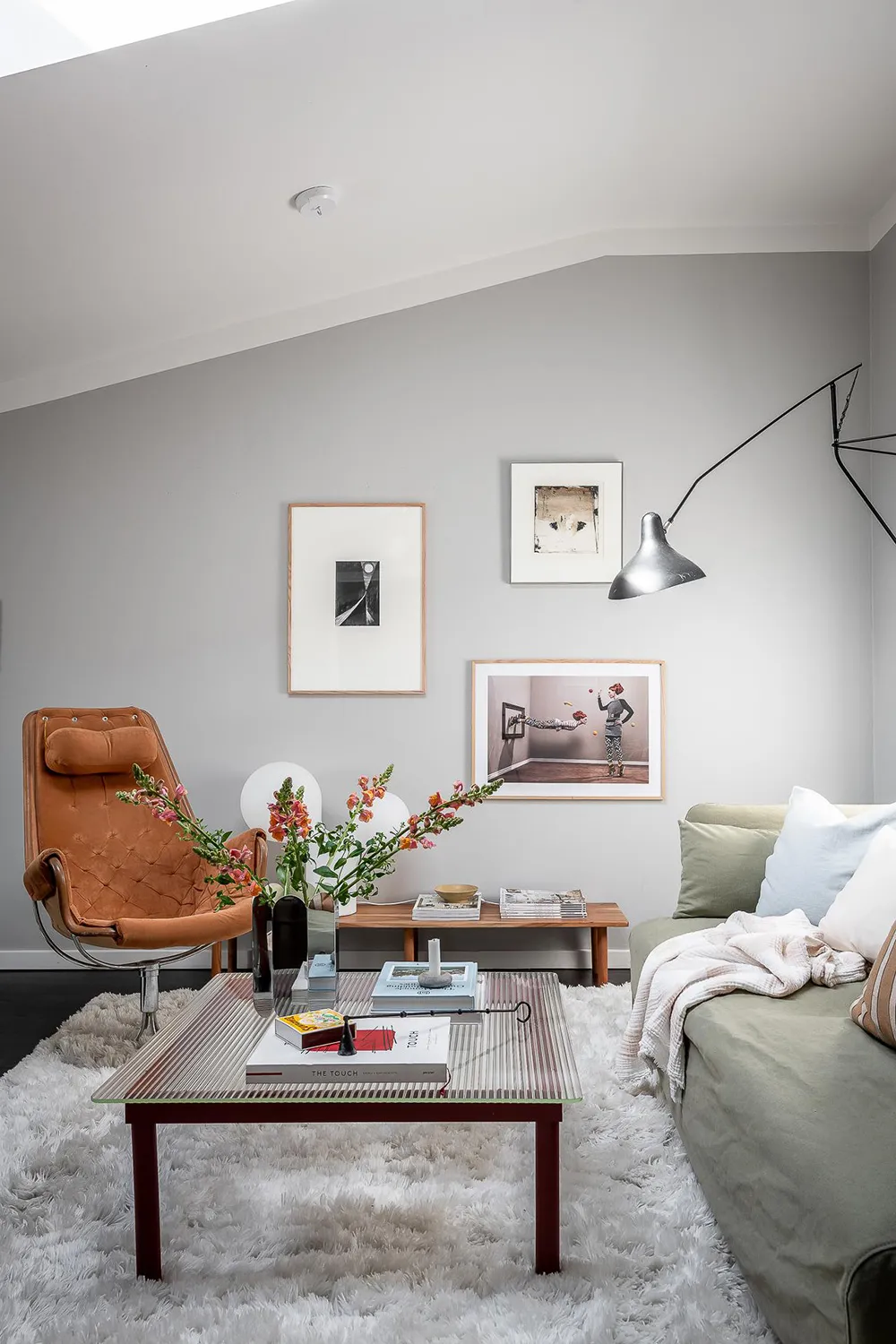 Olive Sofa and Gray Walls: Light Loft in Goteborg (62 sqm) - Gallery image 6