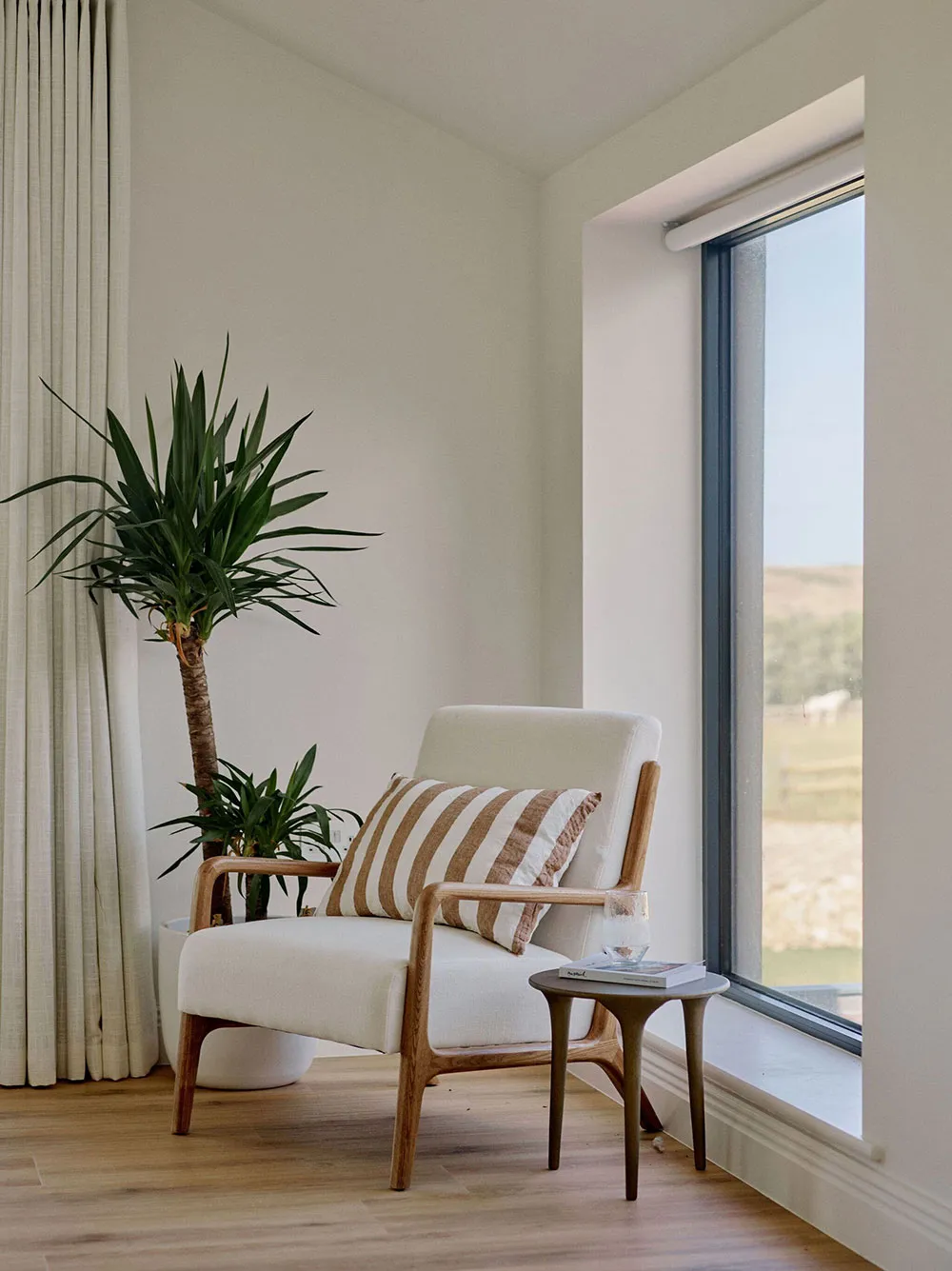 Beautiful Coastal Home Interiors in England - Gallery image 6