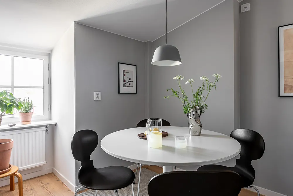 Olive Sofa and Gray Walls: Light Loft in Goteborg (62 sqm) - Gallery image 29
