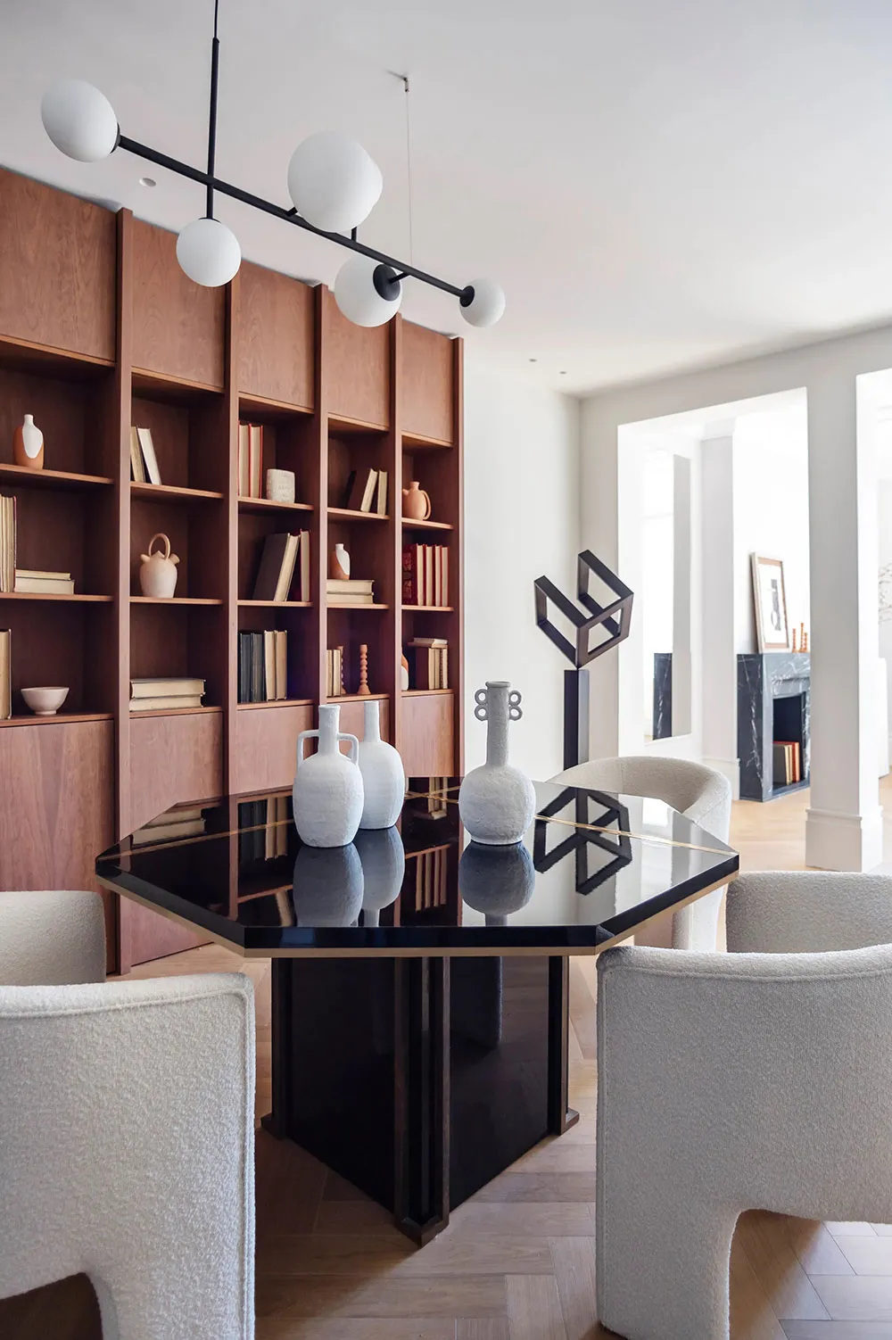 Elegant Contemporary Design with Stylish Decor in Madrid - Gallery image 5