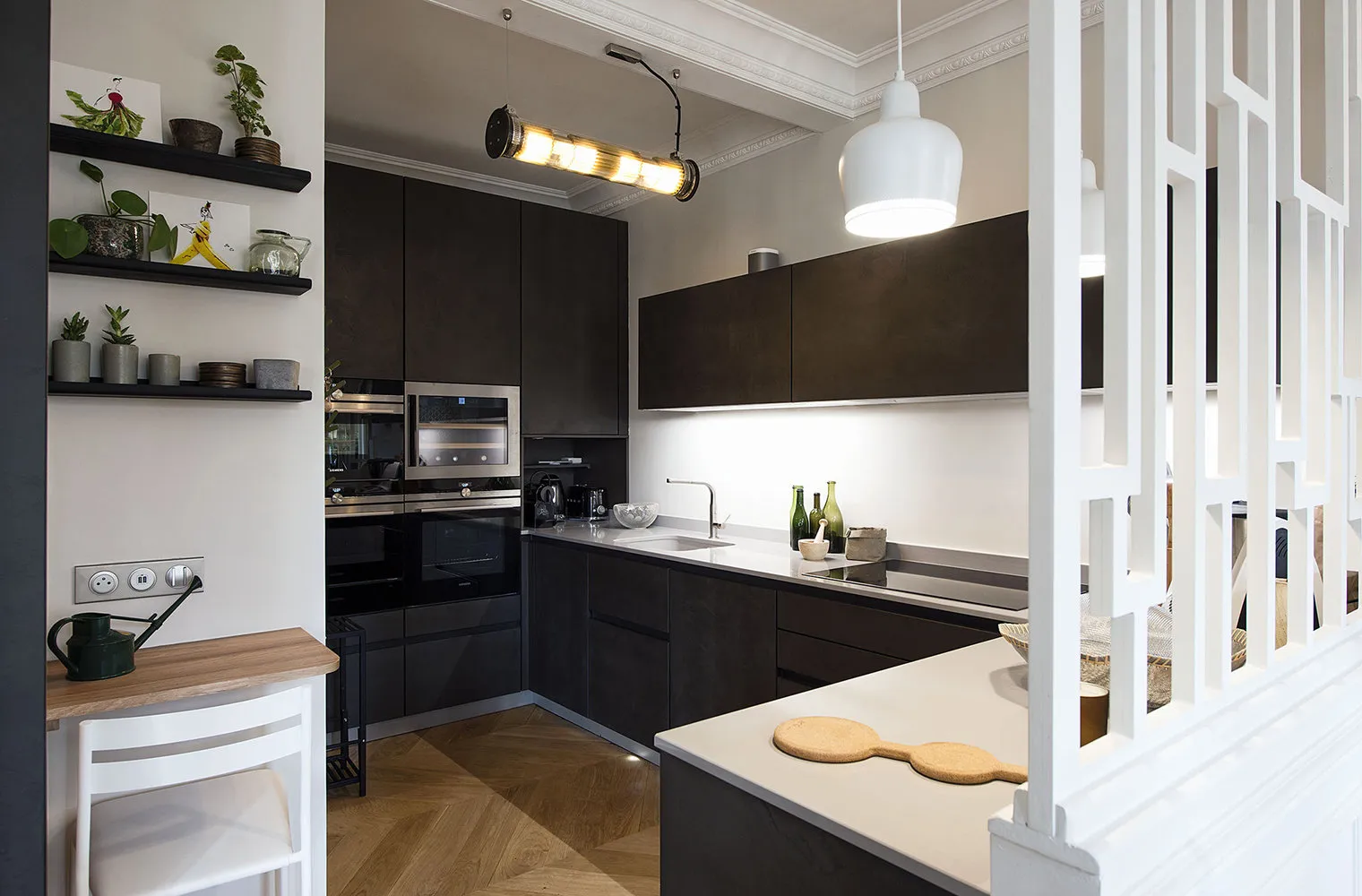 照片：巴黎时尚厨房与餐厅，室内装饰，公寓 – 我们网站上的照片