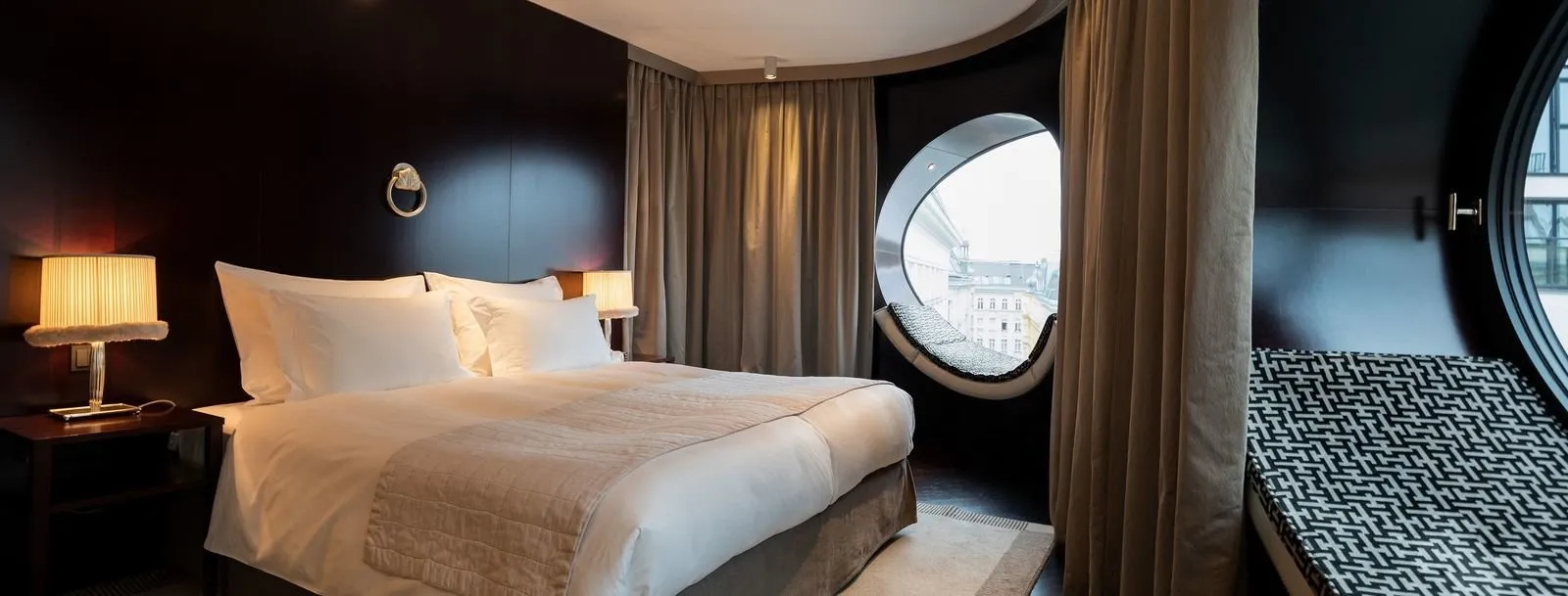 Cost of double occupancy at Hotel Topazz – from 13,000 rubles per night