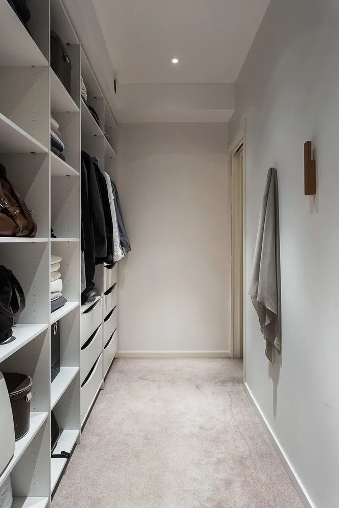 照片:极简风格衣柜,技巧 - 我们网站上的照片