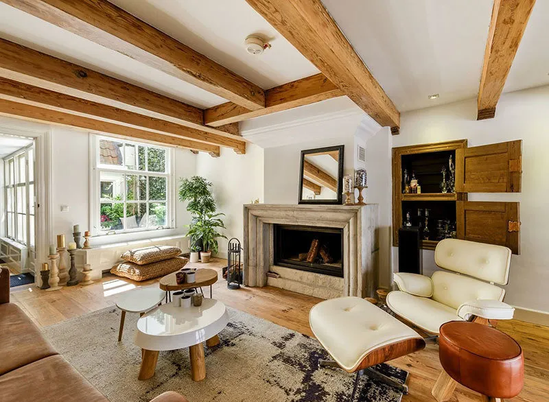 照片：客厅，北欧风格、loft、现代、室内装饰、建筑、布局、白色、米色、面积超过90平方米 – 网站上的照片