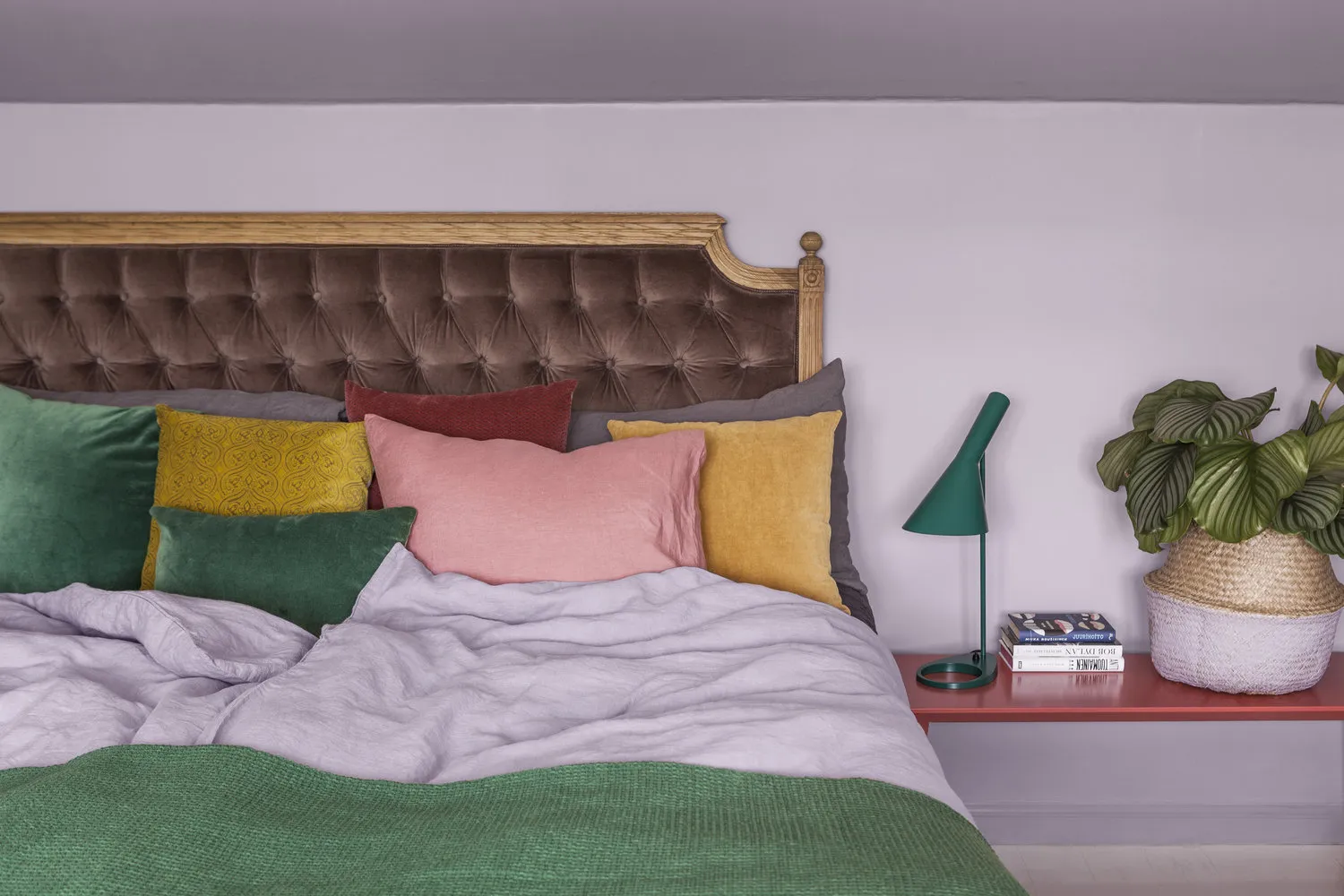 Photo: Provence and Countryside Bedroom, Interior Design, Color in Interior, Tips, Tikkurila, How to Choose Paint Color for Walls, 'Design Point', FISHEYE ARCHITECTURE & DESIGN, Claude Cartier, Color 2019, Irina Hanhisalo, Susanna Björklund, Miriam Barrio, Note Design Studio, Nooks, Casa Colombo, Flamingo – photo on our site