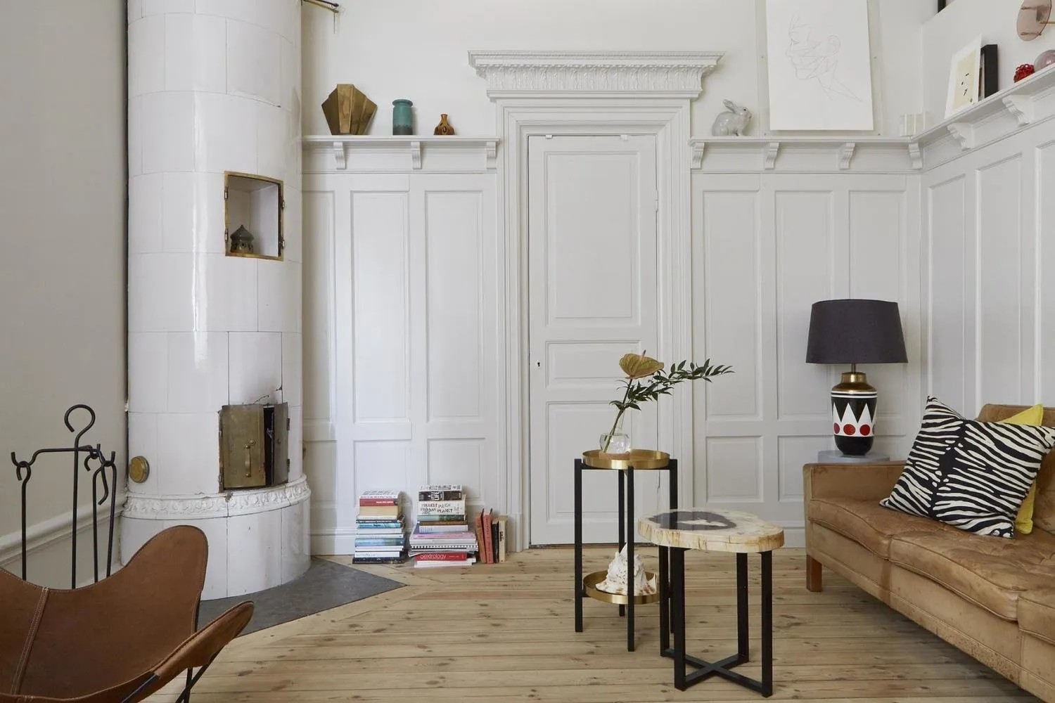 照片：现代、斯堪的纳维亚风格客厅，室内装饰，紧凑型公寓，公寓，工作室，瑞典，斯德哥尔摩 – 我们网站上的照片