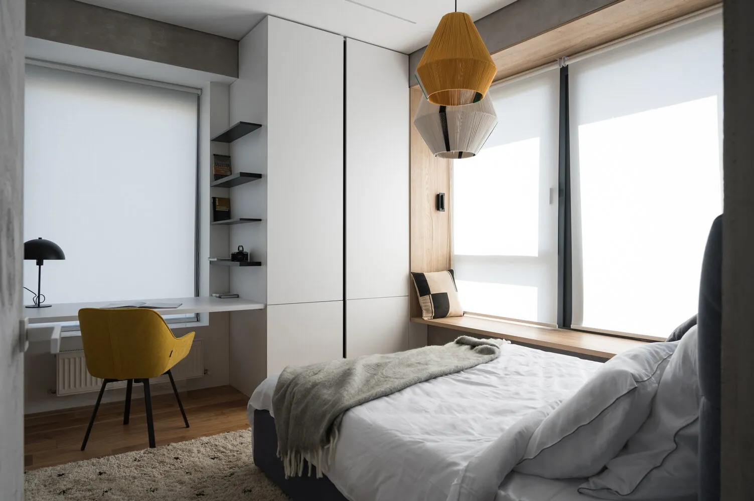 Foto: Dormitorio en estilo minimalismo, Apartamento, Proyecto de la semana, Moscú, 3 habitaciones, 60-90 metros, Ekaterina Starikova, Star Interiors – fotos en nuestro sitio web