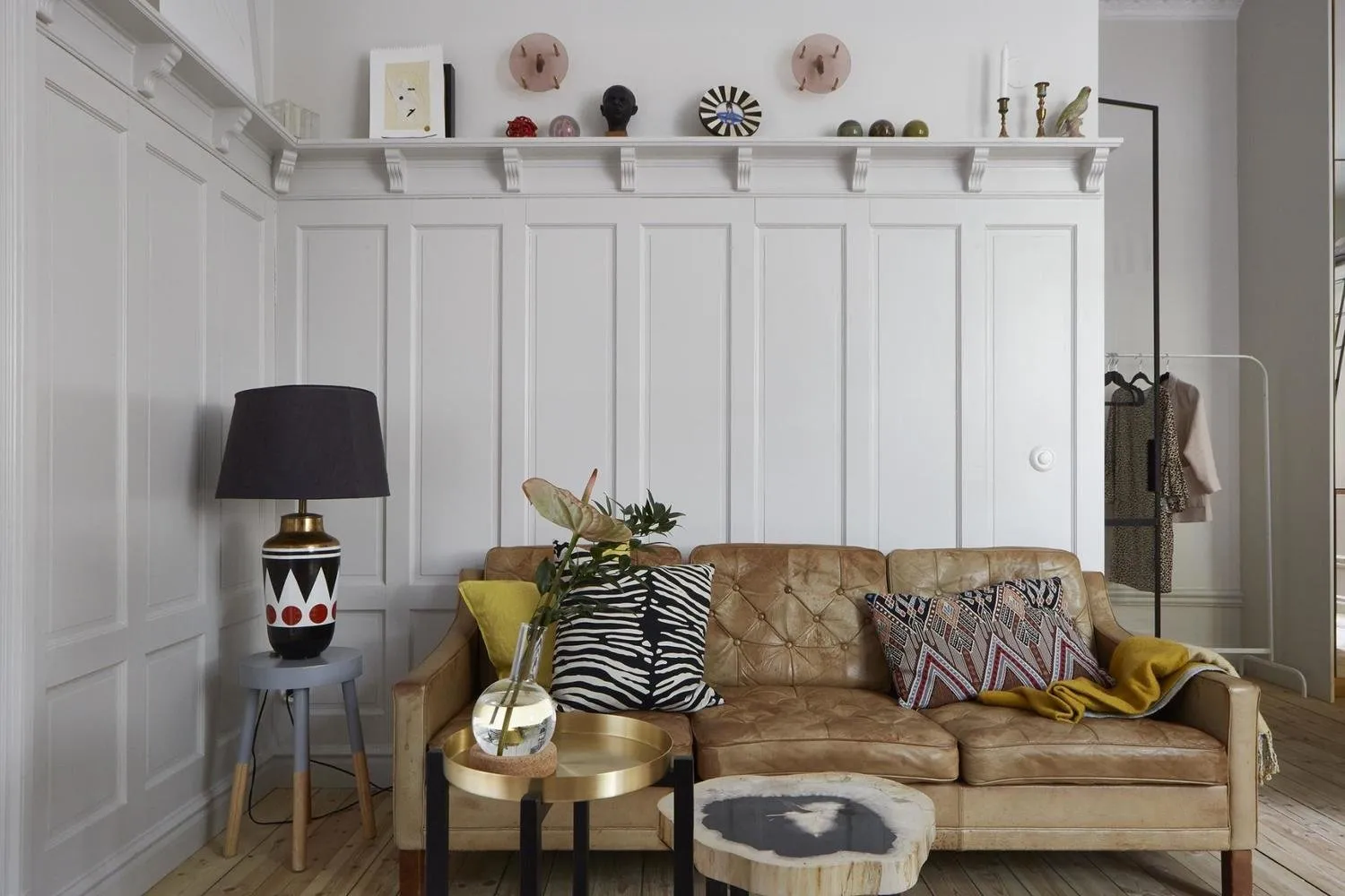 照片：现代、斯堪的纳维亚风格客厅，室内装饰，紧凑型公寓，公寓，工作室，瑞典，斯德哥尔摩 – 我们网站上的照片