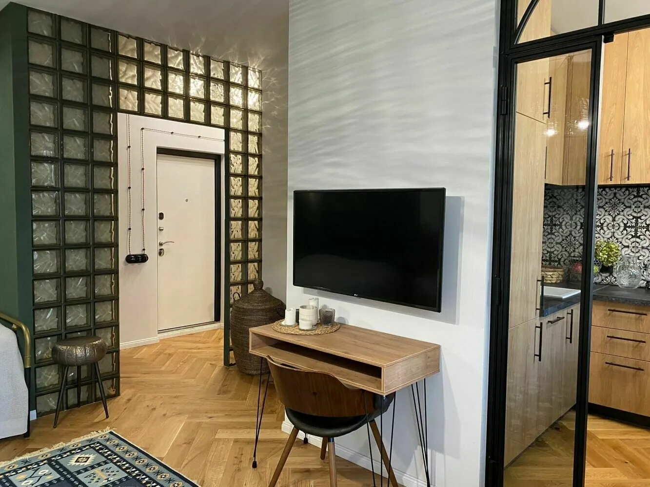 Foto: Sala de estar en estilo moderno, Proyecto de la semana, reforma de chruschevka, Chruschevka, hasta 40 metros, foto del interior de una chruschevka en nuestro sitio web