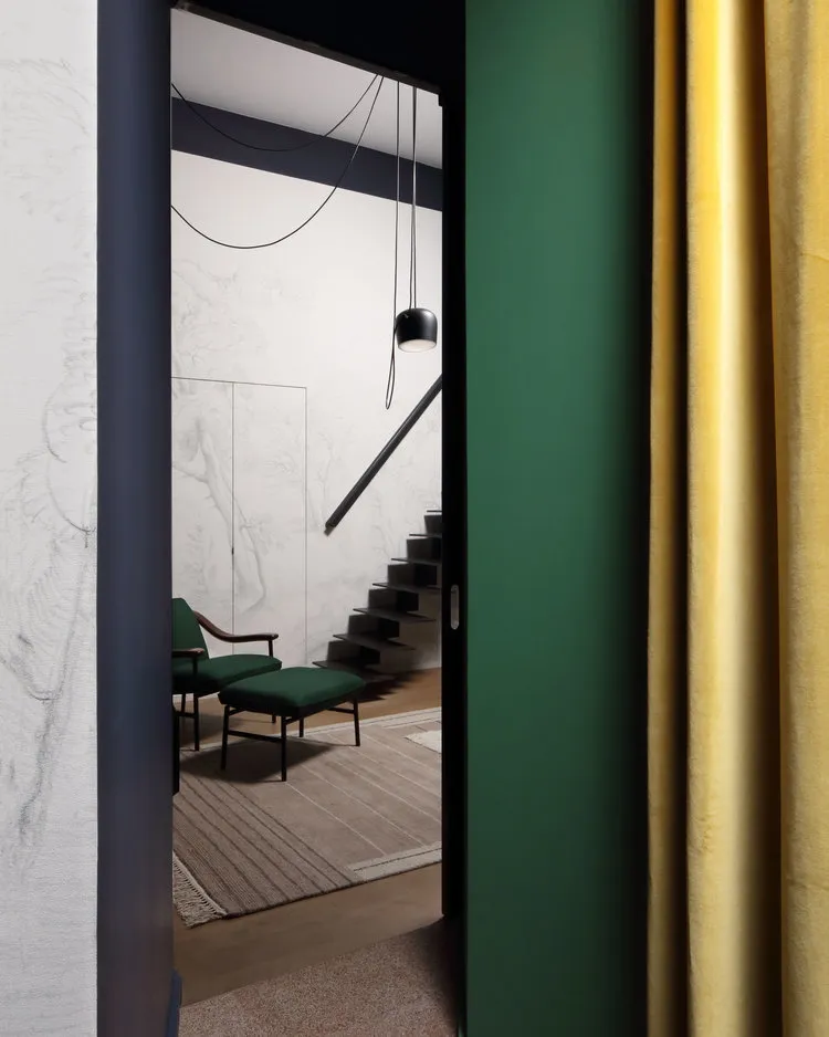 照片：现代风格，客厅，折中，室内装饰，法国，绿色，黄色，棕色，里昂，克劳德·卡蒂埃 – 我们网站上的照片