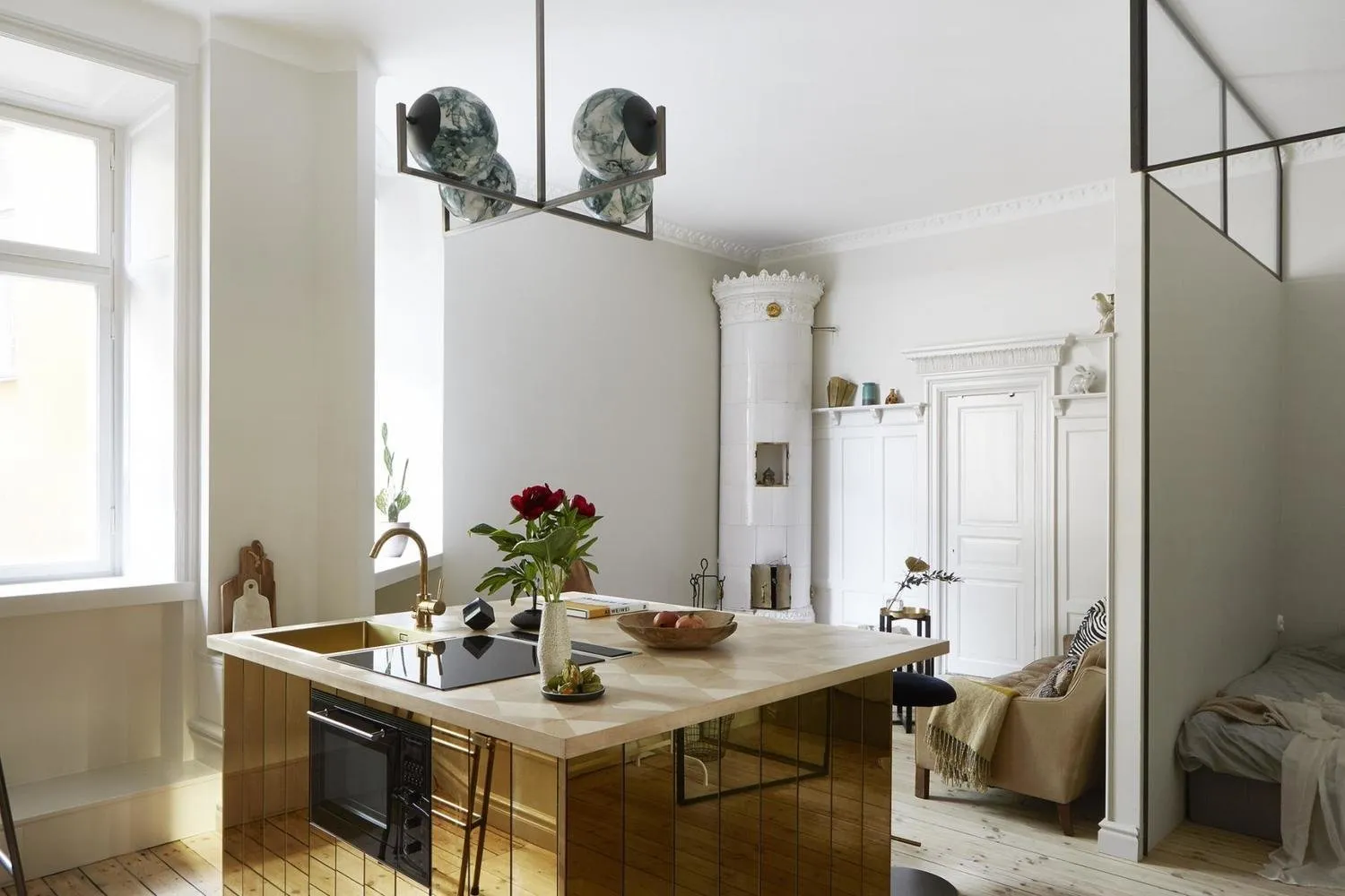 照片：现代、斯堪的纳维亚风格厨房和餐厅，室内装饰，紧凑型公寓，公寓，工作室，瑞典，斯德哥尔摩 – 我们网站上的照片