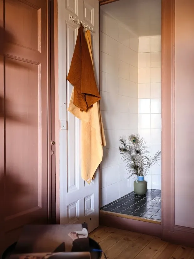 Photo: in style , Scandinavian, Eclectic, Interior Decor, Sweden, Yellow, Stockholm, Pink – photo on our website