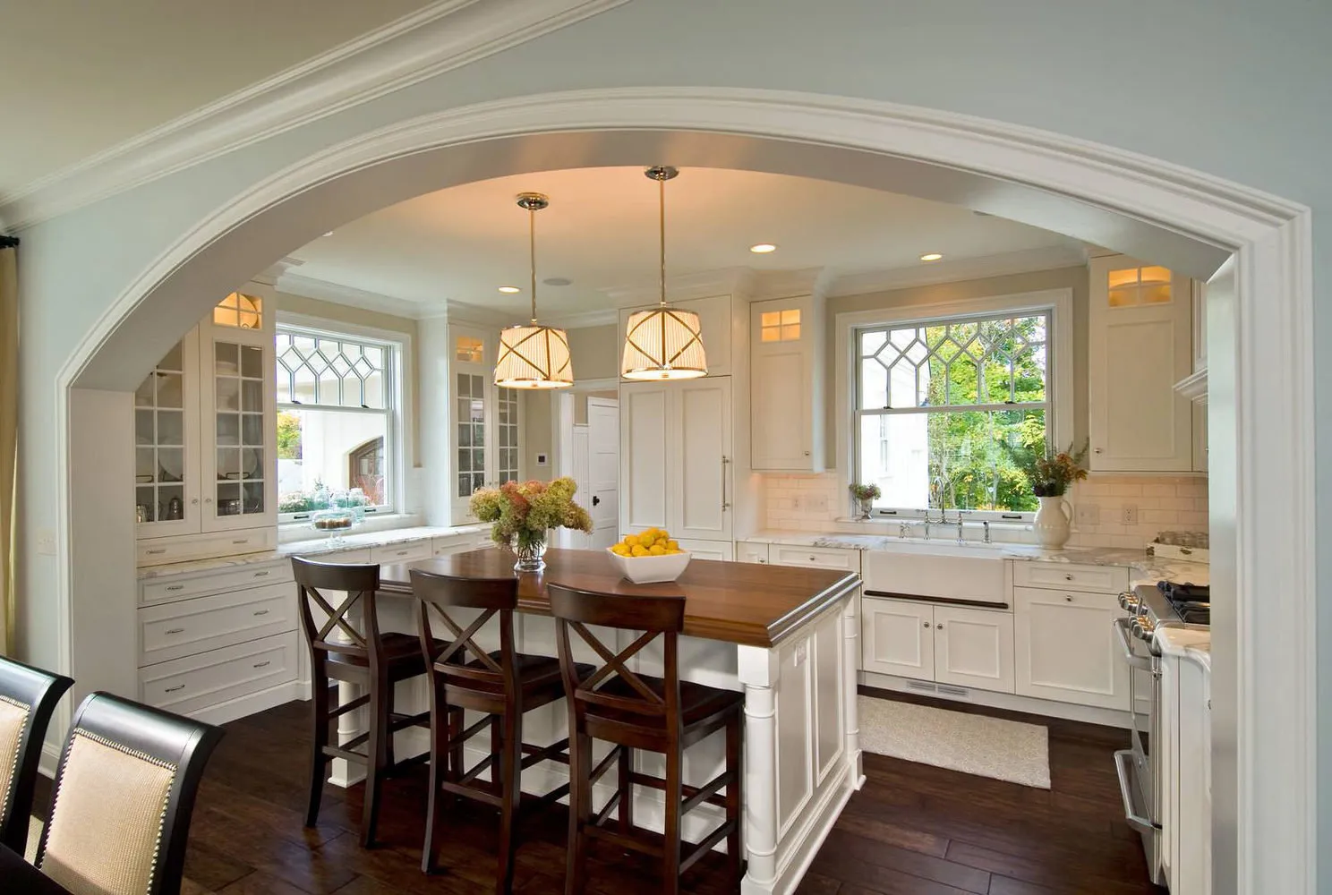 照片：古典风格厨房和餐厅，技巧 – 我们网站上的照片