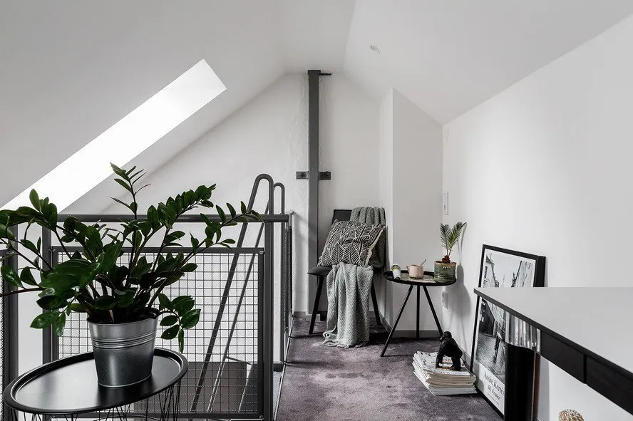 照片:Loft风格办公室,厨房和餐厅,客厅,室内装饰,公寓,白色,灰色,两居室 – 我们网站上的照片