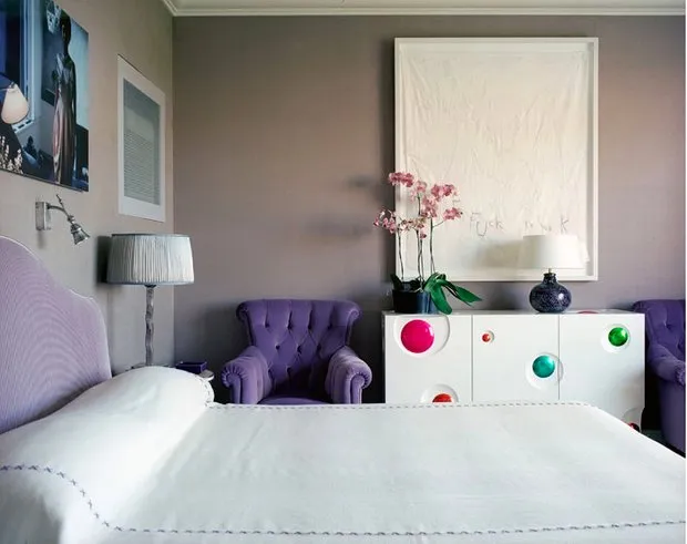 巴黎公寓卧室，Rue de L'Universite。设计：Jean-Louis Dénio