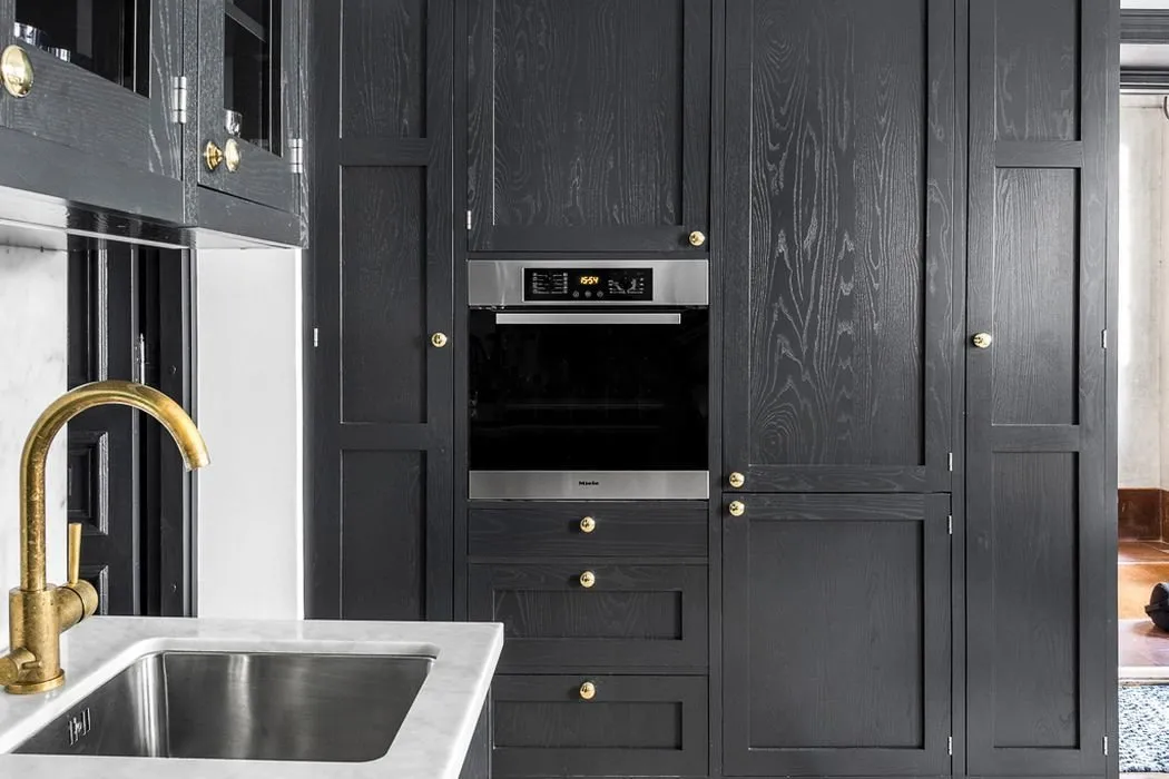 照片:斯堪的纳维亚厨房和餐厅区域,客厅,装饰和DIY,公寓,瑞典,白色,黑色,斯德哥尔摩,2间房,最多40平方米 – 我们网站上的照片