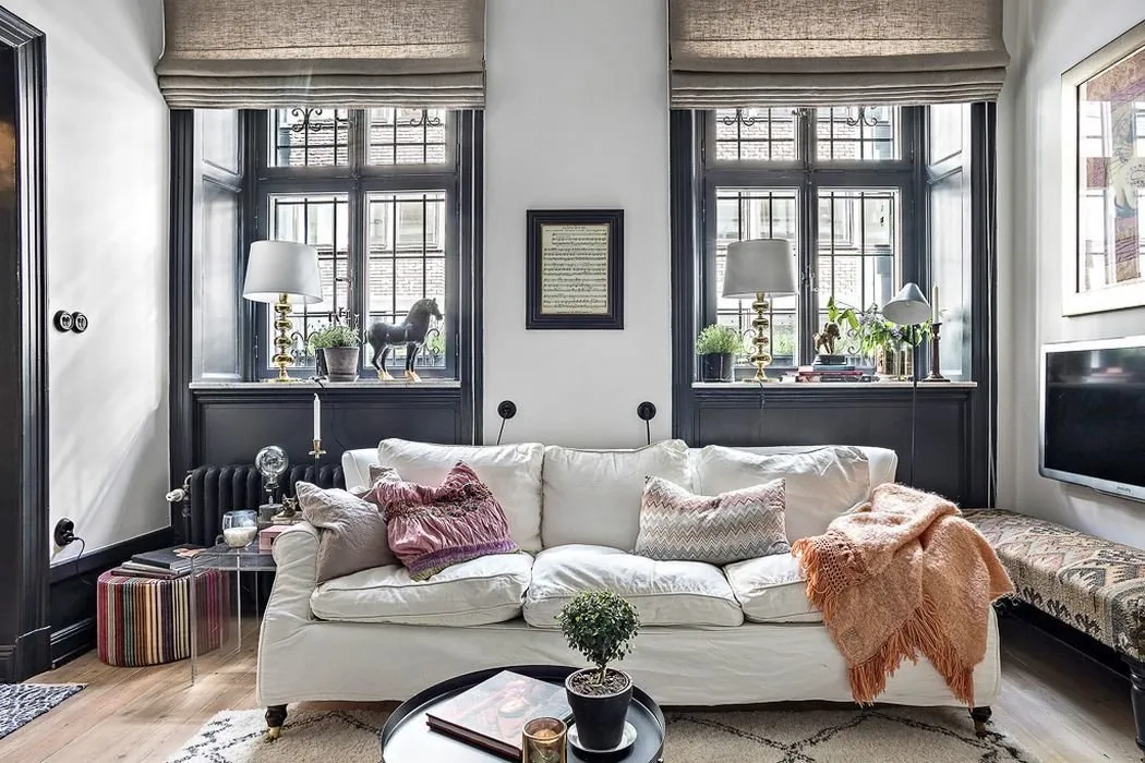 照片:斯堪的纳维亚风格,厨房和餐厅区域,客厅,装饰和DIY,公寓,瑞典,白色,黑色,斯德哥尔摩,2间房,最多40平方米 – 我们网站上的照片