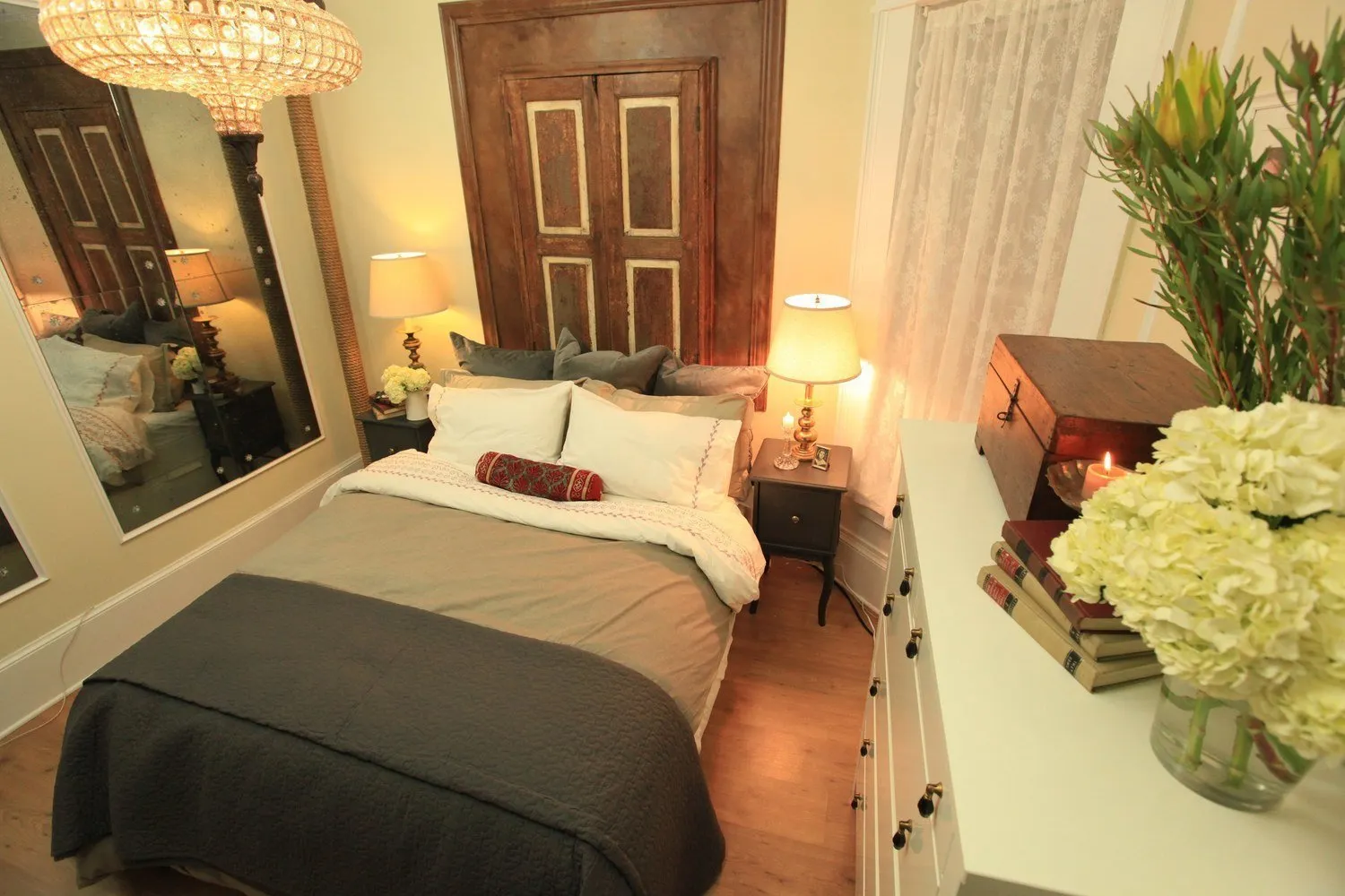 照片:现代风格卧室,提示 – 我们网站上的照片