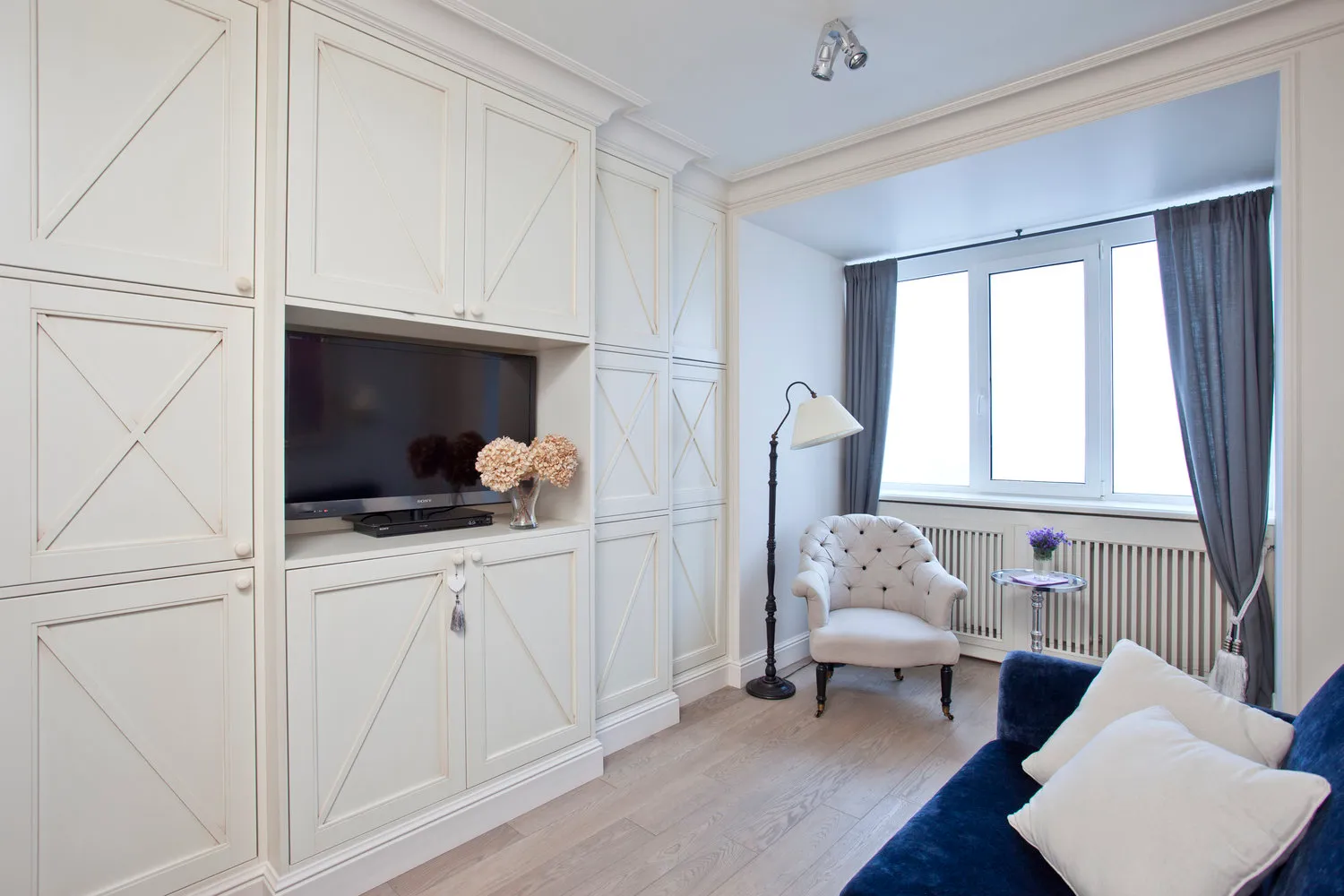 照片:普罗旺斯和乡村风格客厅,经典,公寓,每周项目,莫斯科,卢德米拉·克里斯蒂尔,新建筑,整体房屋,4间及以上房间,超过90平方米 – 我们的网站上的照片