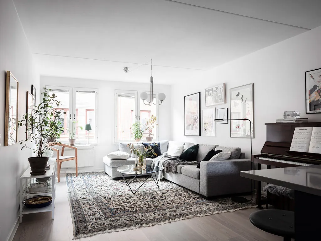 Фотография: Гостиная в стиле Скандинавский, Декор интерьера, Квартира, Планировки, Декор, Белый, Синий, Серый, Эко, 2 комнаты – фото на нашем сайте