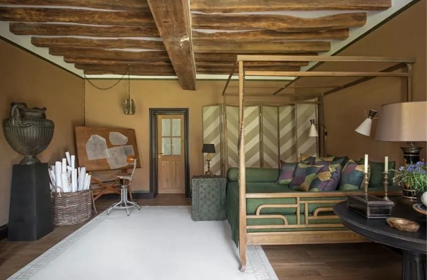 设计：让-路易·德尼奥