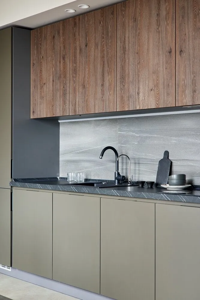 Foto: Cocina y comedor en estilo Moderno, Apartamento pequeño, Apartamento, Estudio, Minimalismo, Proyecto de la semana, Moscú, Menos de 40 metros, Bellardo, Anna Sakharova – foto en nuestro sitio web