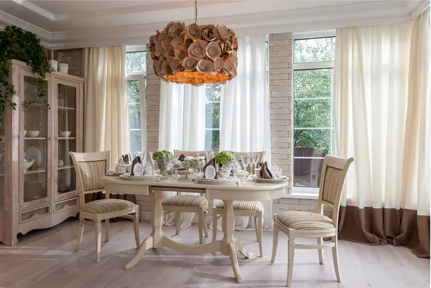 照片：普罗旺斯与乡村风格厨房和餐厅，摩洛哥+普罗旺斯，普罗旺斯室内风格，普罗旺斯室内 – 我们的网站上的照片