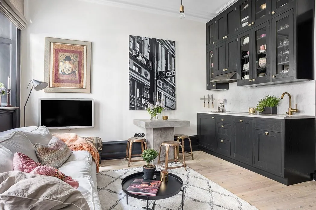 照片:斯堪的纳维亚厨房和餐厅区域,客厅,装饰和DIY,公寓,瑞典,白色,黑色,斯德哥尔摩,2间房,最多40平方米 – 我们网站上的照片