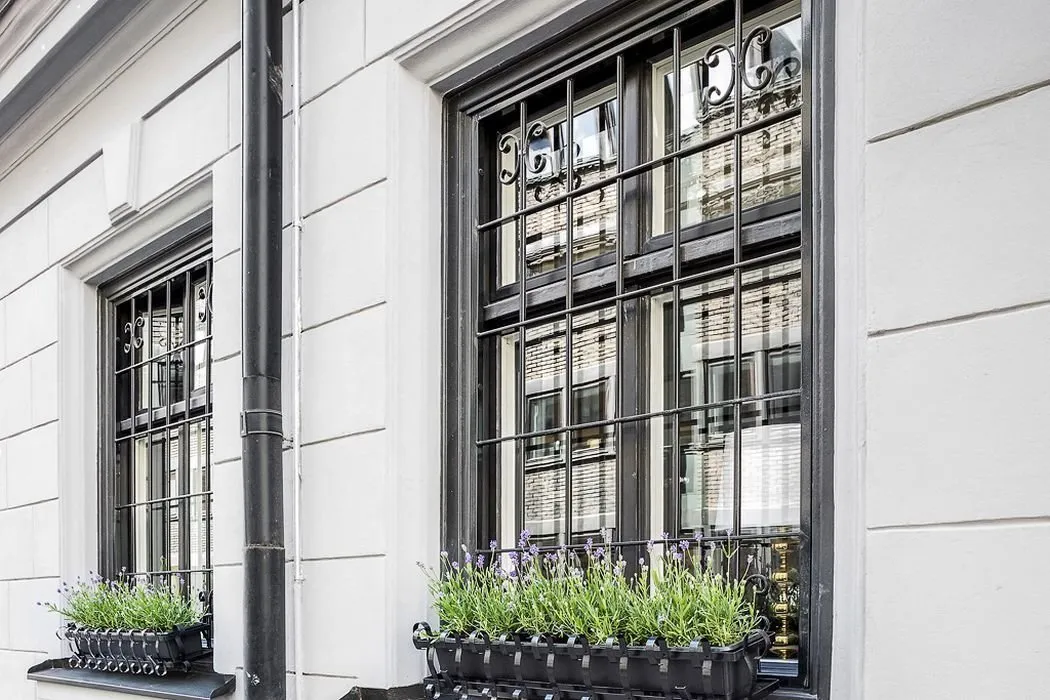 照片：现代花艺，厨房和餐厅区域，客厅，装饰和DIY，公寓，瑞典，白色，黑色，斯德哥尔摩，2间房，最多40平方米 – 我们网站上的照片