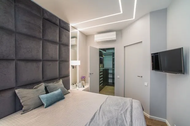 照片：极简主义风格卧室，公寓，每周项目，莫斯科，整体式房屋，3间房，60-90平方米，谢尔盖·萨金，ЖК «Dvinets 14» – 网站上的照片