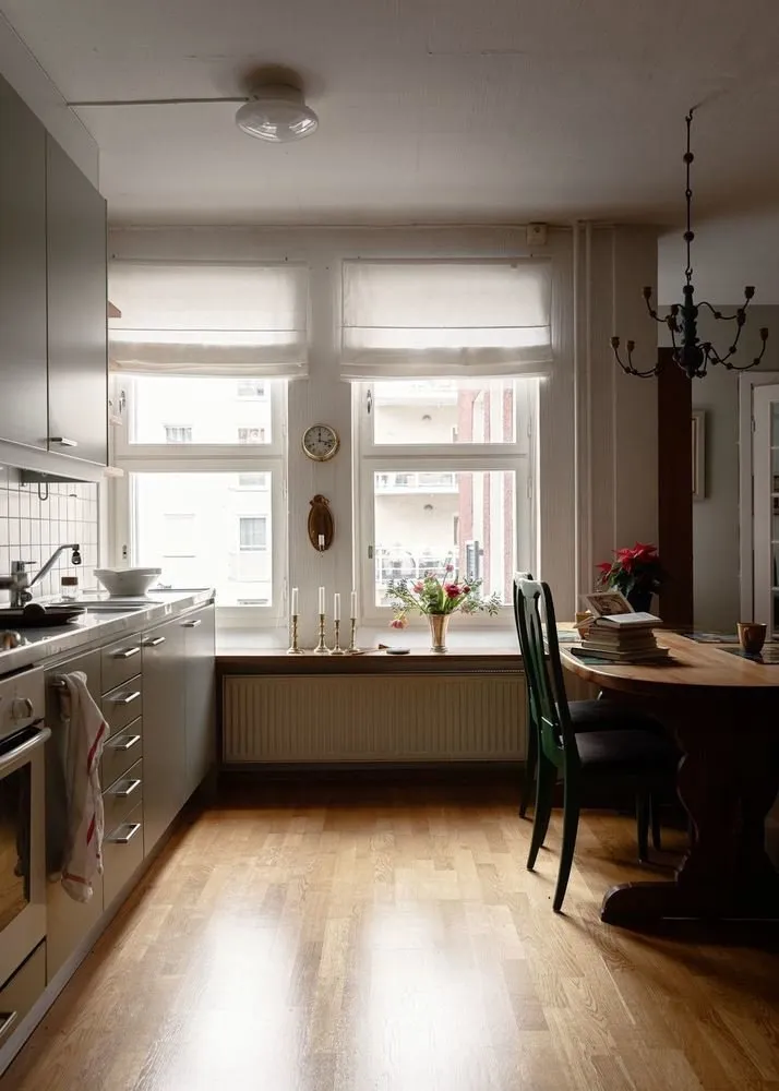 图片:北欧风格厨房与餐厅,现代、折中主义,室内装饰,公寓,白色,红色,绿色,2室,40-60平米 – 网站图片