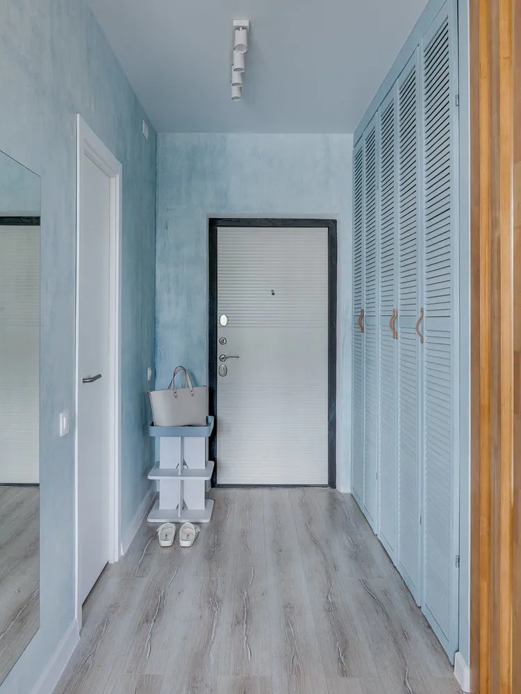 Фотографія: Прихожа в стилі Скандинавський, Поради, дизайн маленької прихожої, як оздобити маленьку прихожу, до 40 метрів, маленька прихожа – фото на нашому сайті