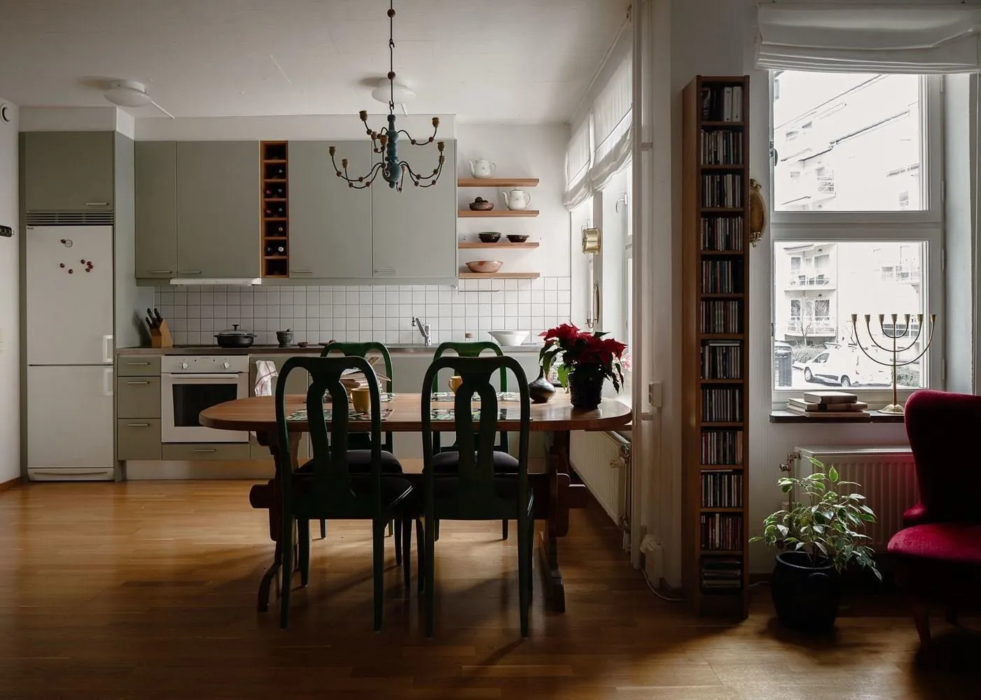 图片:普罗旺斯与乡村风格厨房与餐厅,北欧、现代、折中主义,室内装饰,公寓,白色,红色,绿色,2室,40-60平米 – 网站图片