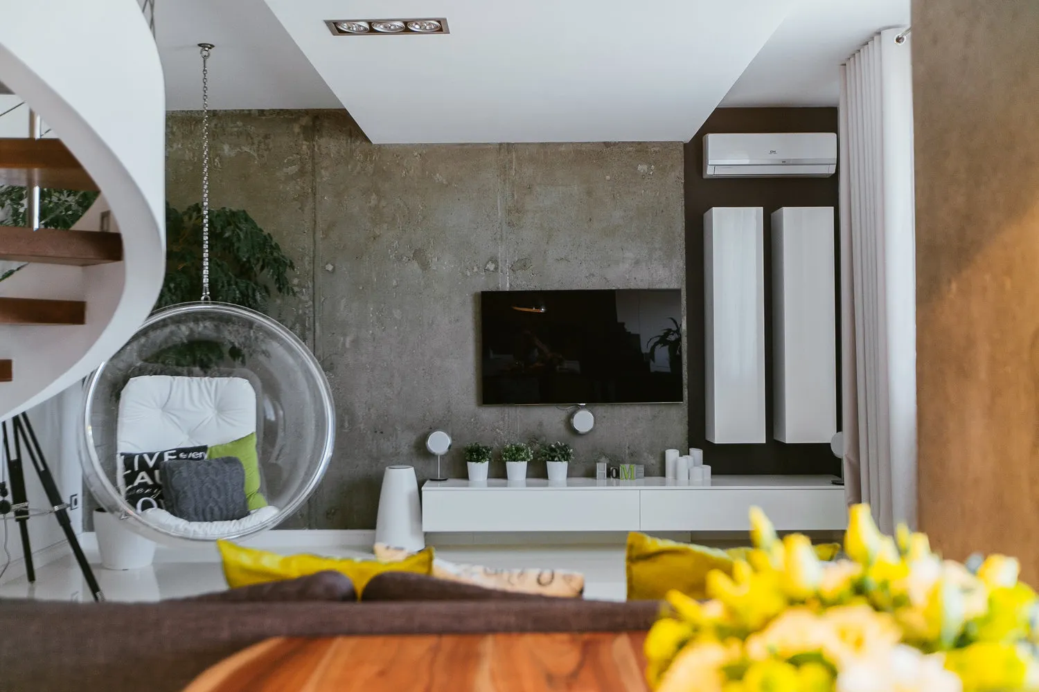 照片：现代风格客厅，设计技巧，设计妙招，塔季扬娜·彼得罗娃，室内设计灵感 – 网站上的照片