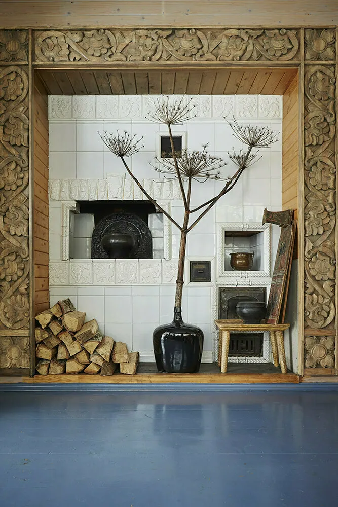 Diseño: Dina Kostochkina y Nina BirkaDze