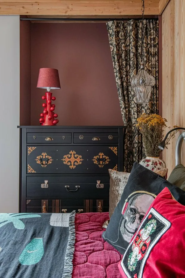 Дизайн: Александр Сафаров и Юлия Мусина