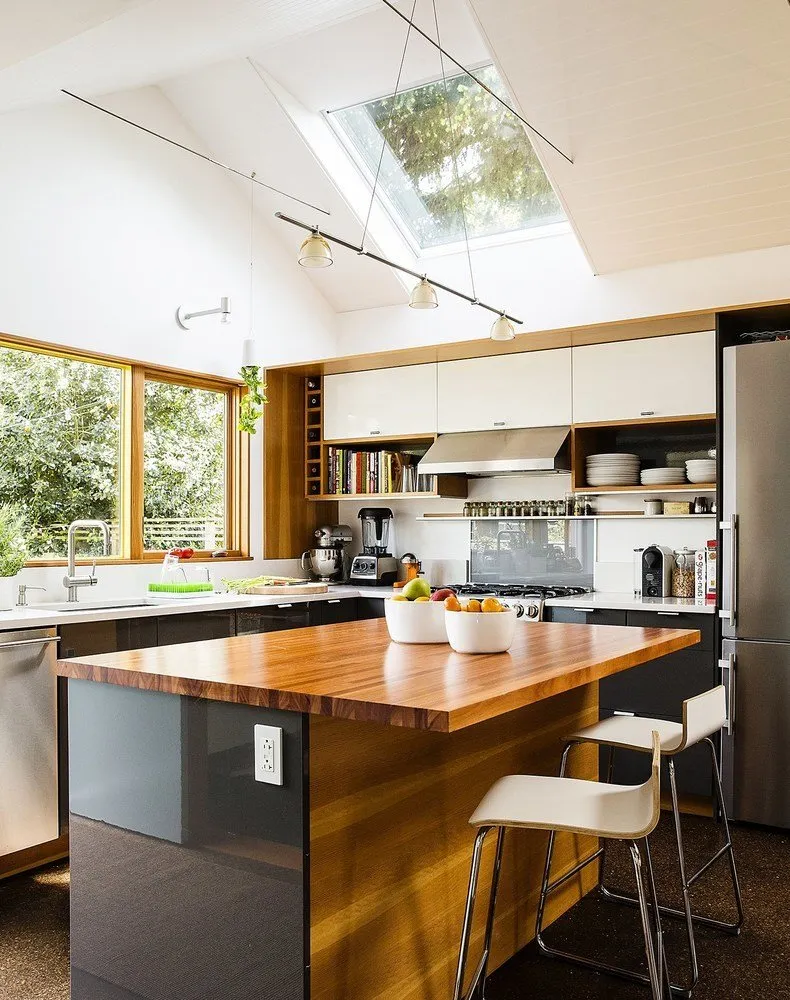 照片：现代风格厨房与餐厅，室内装饰，房屋，美国，白色，房屋与小屋，超过90平方米，西雅图 – 我们网站上的照片