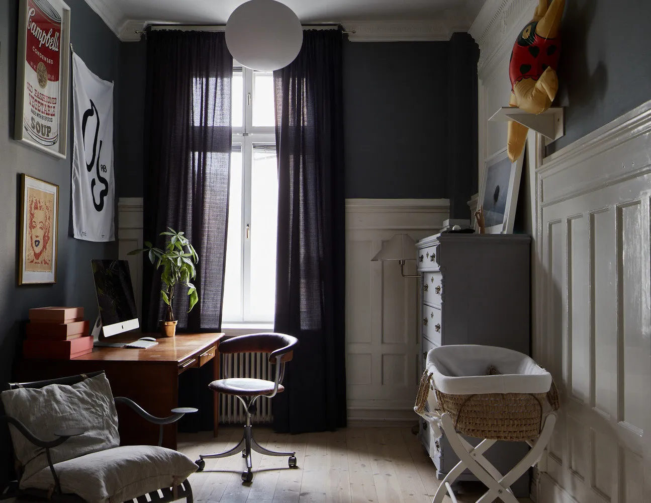 照片：斯德哥尔摩北欧、古典、折中主义风格儿童房，室内装饰，公寓，瑞典，斯德哥尔摩，如何装饰折中主义室内，室内折中主义，4个或更多，超过90平方米 – 网站上的照片