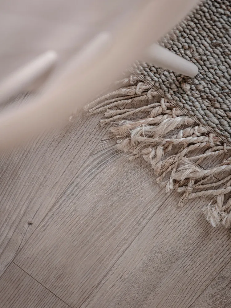 照片：Loft、斯堪的纳维亚、室内设计、公寓、平面图、装饰、白色、灰色、2室、不超过40平方米 – 我们网站上的照片