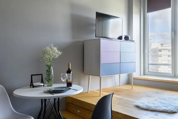 Foto: Dormitorio en estilo Moderno, Apartamento de pequeño tamaño – foto en nuestro sitio web