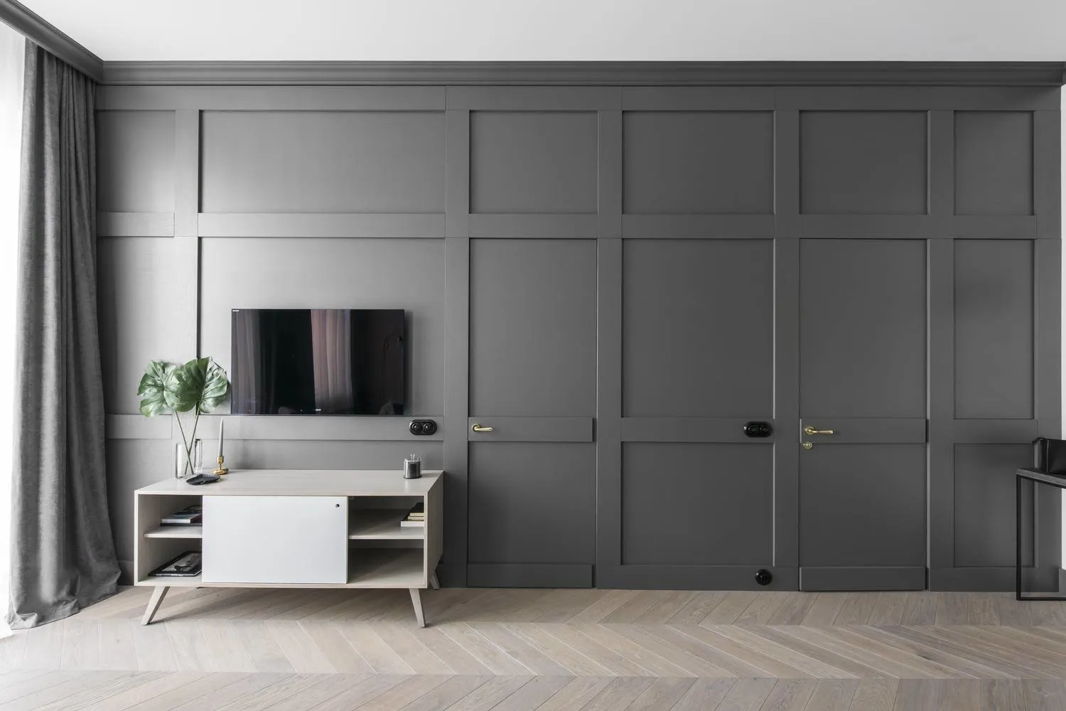 Foto: Wohnzimmer im Modern-Stil, Küche und Essbereich, Garderobe, Dekor und DIY, Kleine Wohnung, Vilnius – Foto auf unserer Website